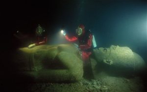 Herakleion - vyzdvihování sochy; Photo: Christoph Gerigk