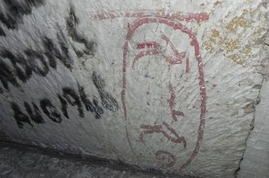 Fragmenty kartuše faraona Chufeva